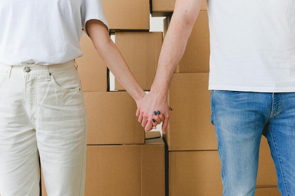 Comment choisir une porte de douche anti-calcaire et facile à nettoyer?